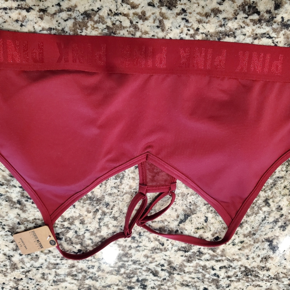 Victoria Secret Sports Bra size large- nwt